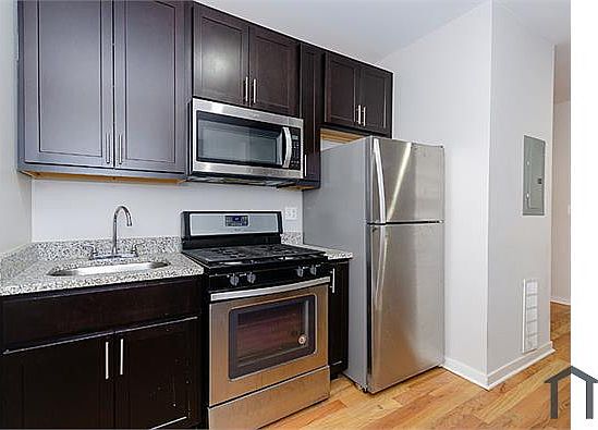 5th image of 7802 S Phillips Ave APT 2B