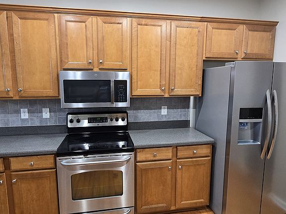 Water and ice in the refrigerator