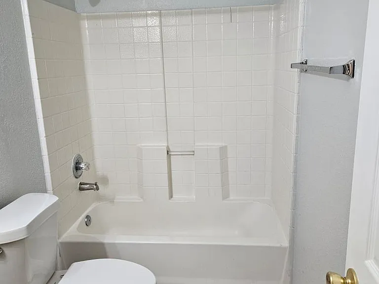 2301 Tierra Sol Rd — Photo 9