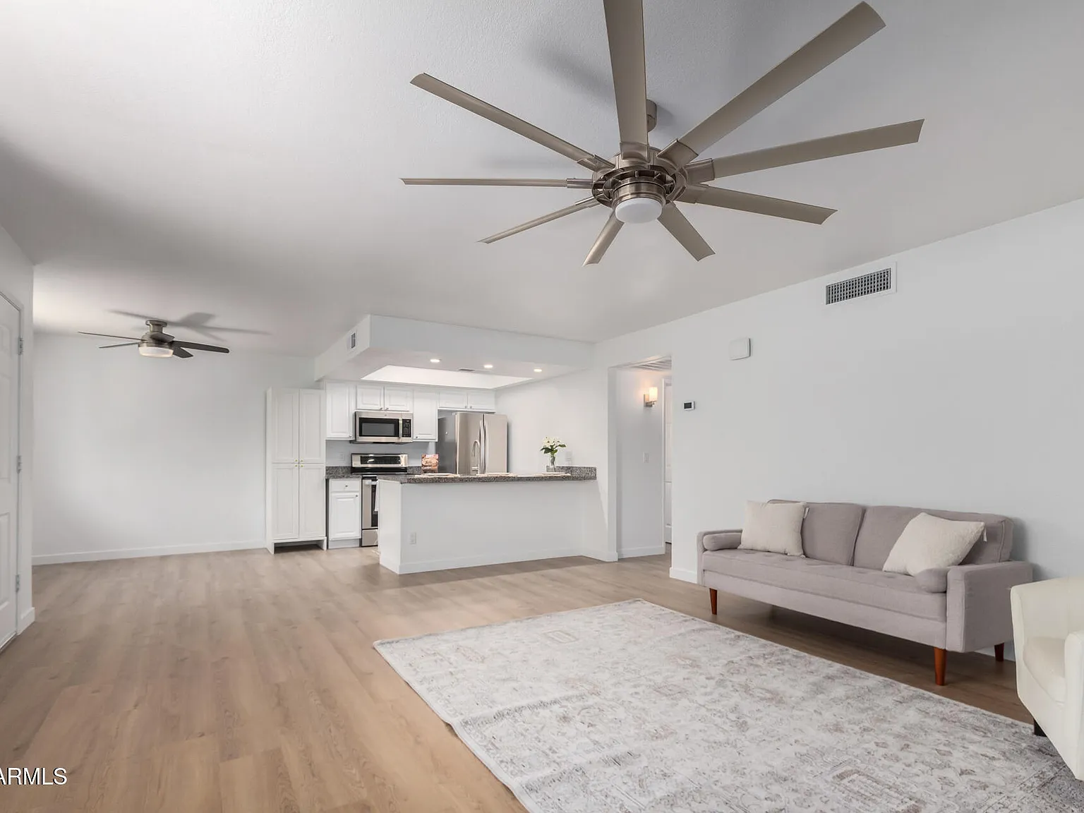 2 bed, 2.0 bath, 936 sqft, $1,795 — Photo 4