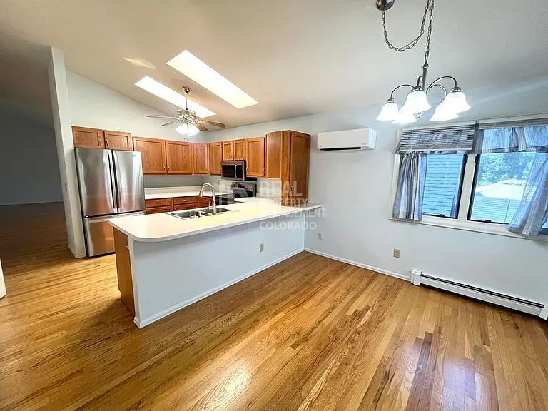 1220 N Weber St — Photo 4
