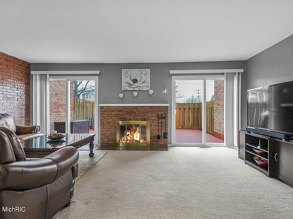 3rd image of 1466 S Saxony Dr SE