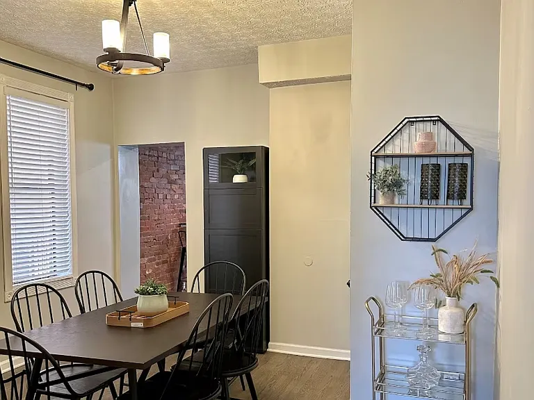 11 W Starr Ave — Photo 4