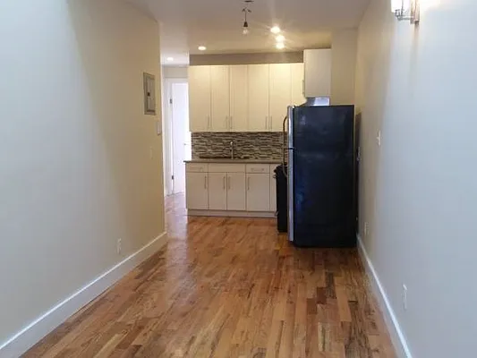 Rented by 4 Points Properties | media 18