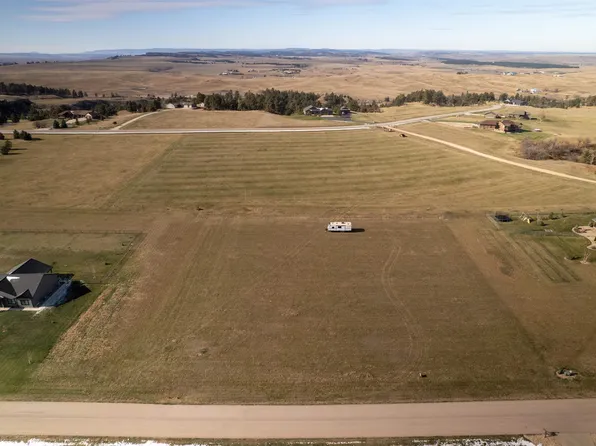 3 Buckboard Cir, Belle Fourche, SD 57717