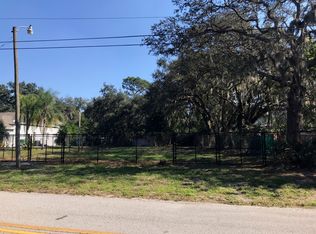1051 E Lake Dr, Tarpon Springs, FL 34688