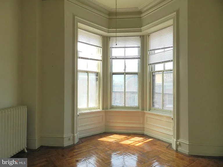 2118 Walnut St #2R — Photo 2