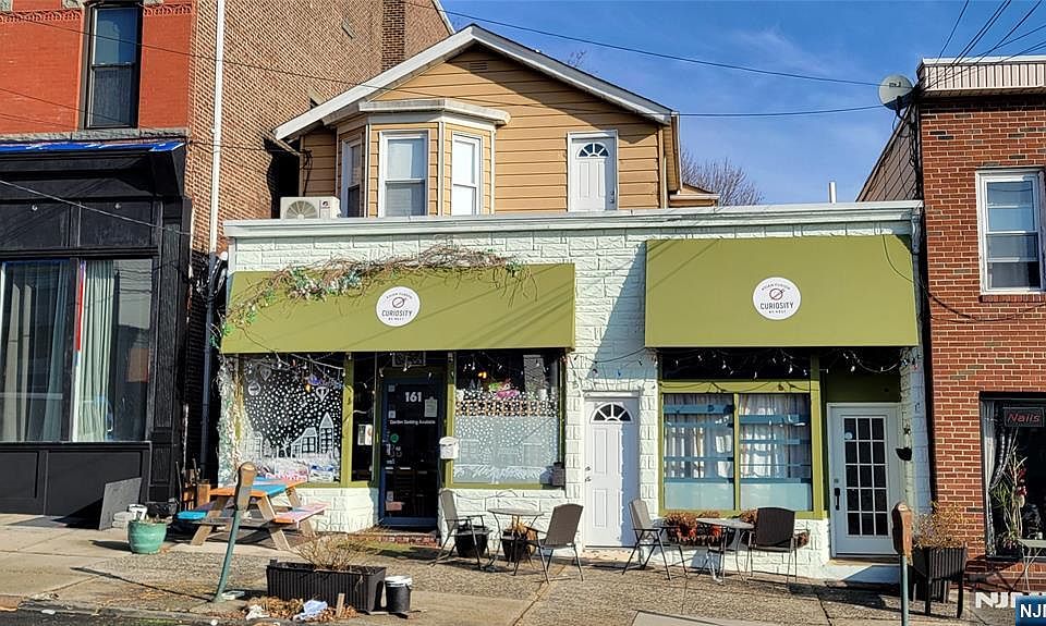 1st image of 161 Midland Ave