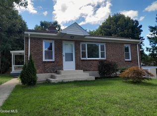 20 Orchard Rd, Castleton On Hudson, NY 12033