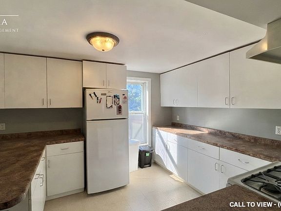 4th image of 215 McAlpine Ave S #A