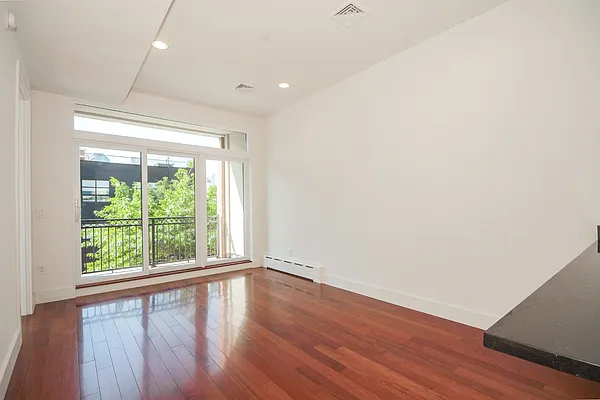 Rented by David Fayzar, LREB | media 21