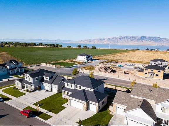 5th image of 284 S Chardonnay Cir