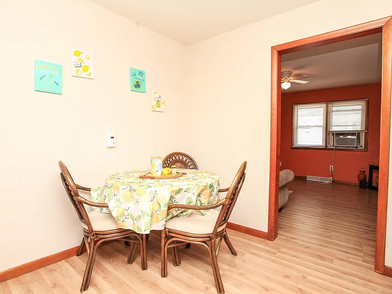 1026 N Jefferson St #A — Photo 2