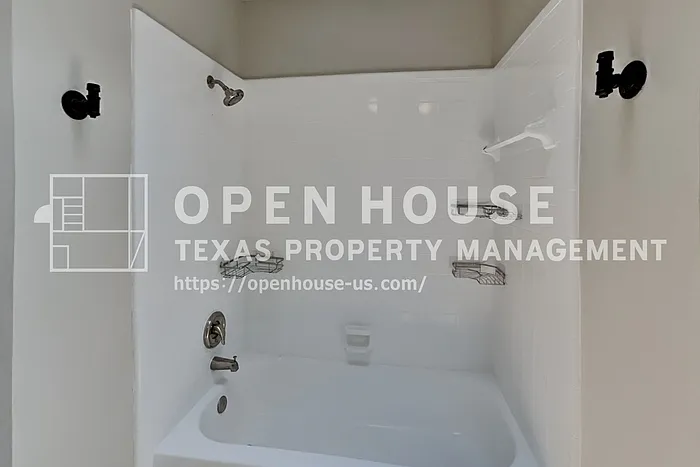 2223 Briarwest Blvd — Photo 13