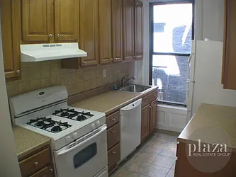 Rented by Plaza Real Estate Group