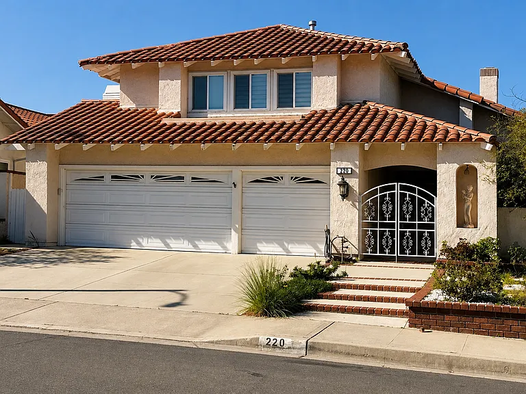 220 N Buckskin Way — Photo 3