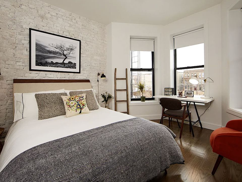 2nd image of 308 Eldert St APT 1R