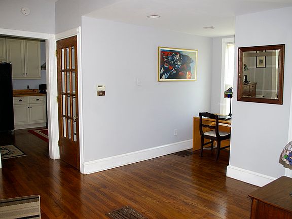 5th image of 575 Gardner St