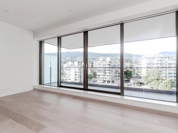 1355 Bellevue Ave #608, West Vancouver, BC V7T 0B4