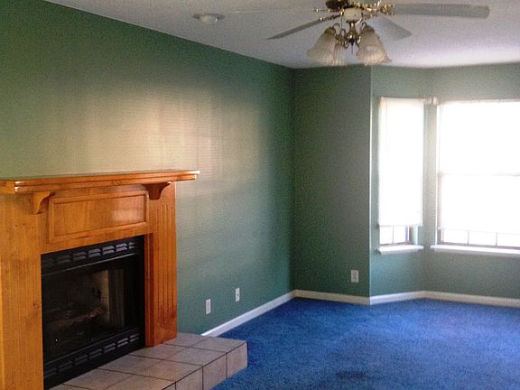 3rd image of 234 Kathleen Ct