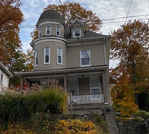 2nd image of 485 McLean Ave #B