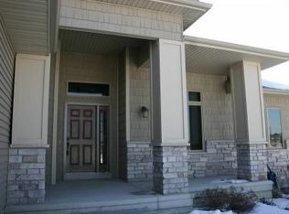 804 Raymond Dr, Solon, IA 52333