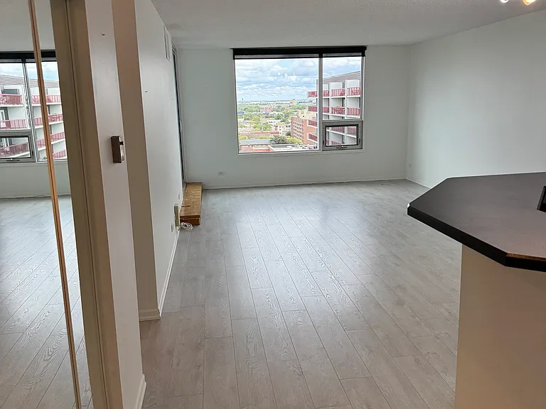 55 Nassau St N #4 — Photo 2