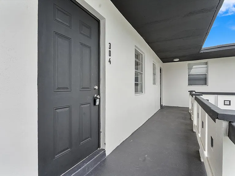 1715 N 16th Ave #115 — Photo 27