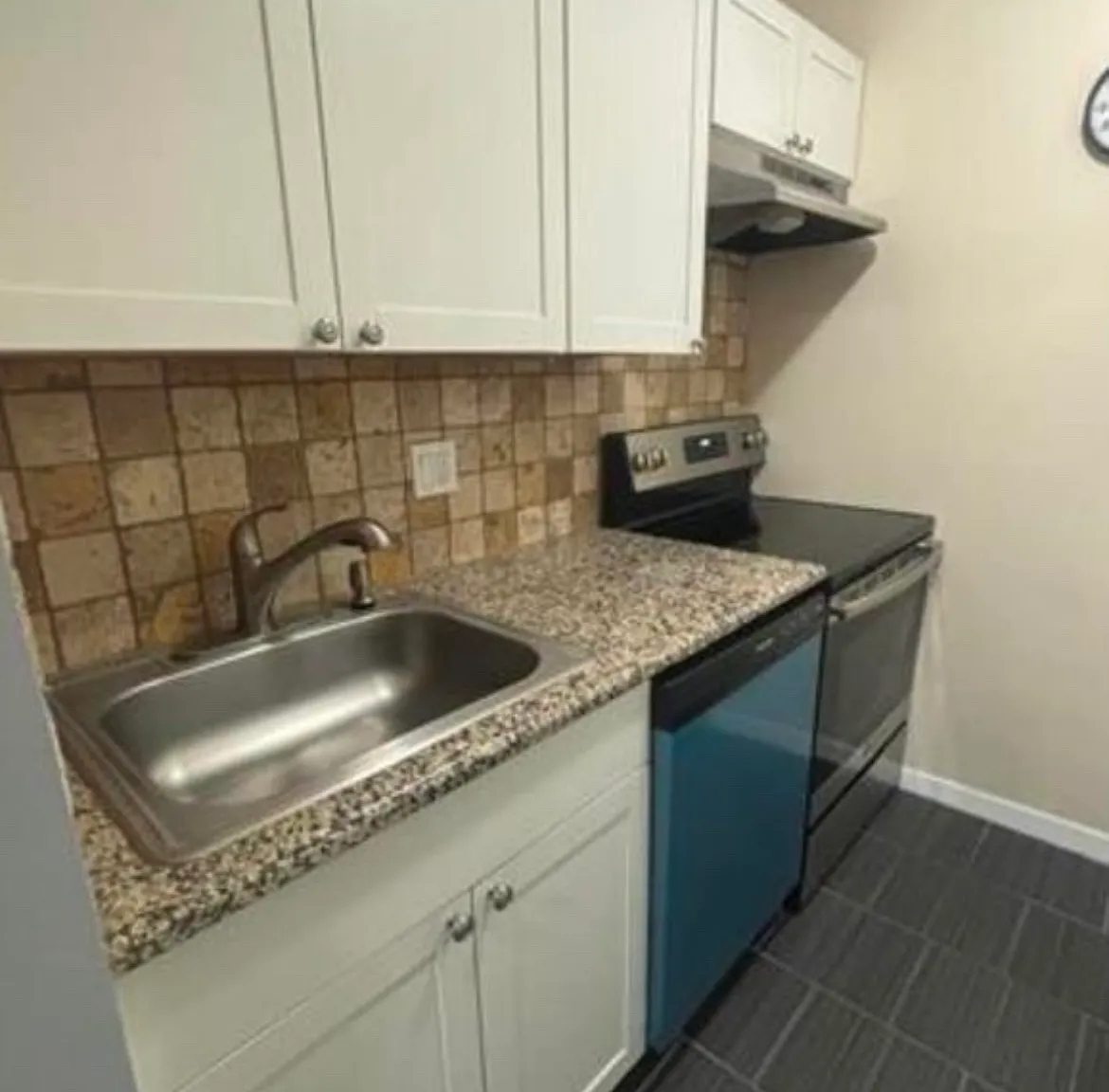 1 bed, 694 sqft, $1,615 — Photo 3