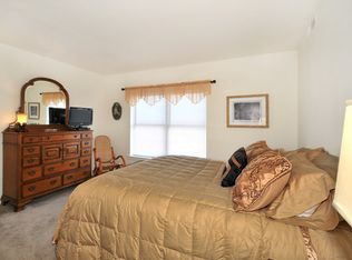 4 Skiff St APT B305, Hamden, CT 06514
