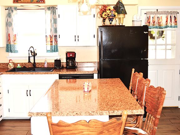 5th image of 360 Cathy Street