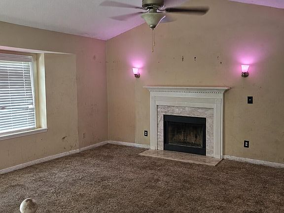 2nd image of 2 Huntcliff Dr