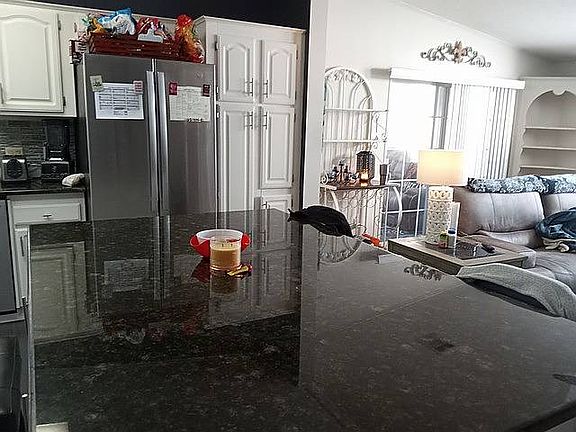 4th image of 359 Kingslake Dr