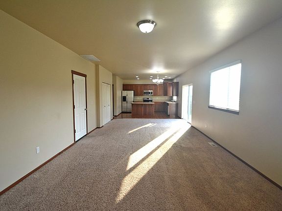 3rd image of 1010 Grant Pl