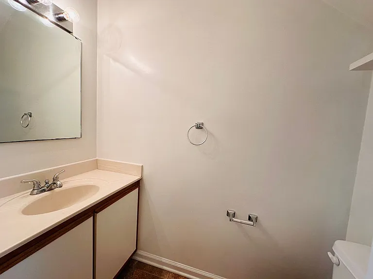 425 Janie Ln — Photo 6
