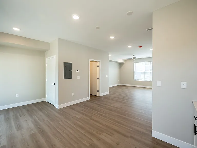 2182 Forest Ave — Photo 14