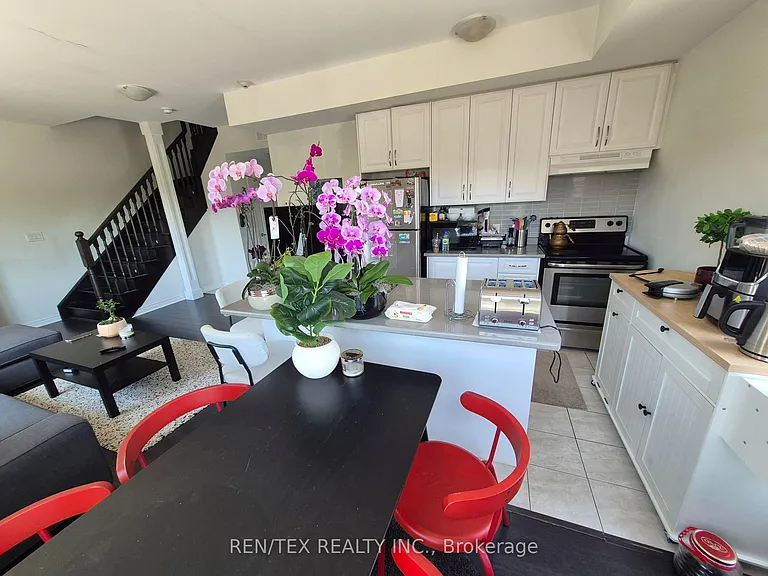 3905 Major Mackenzie Dr W #217 — Photo 11