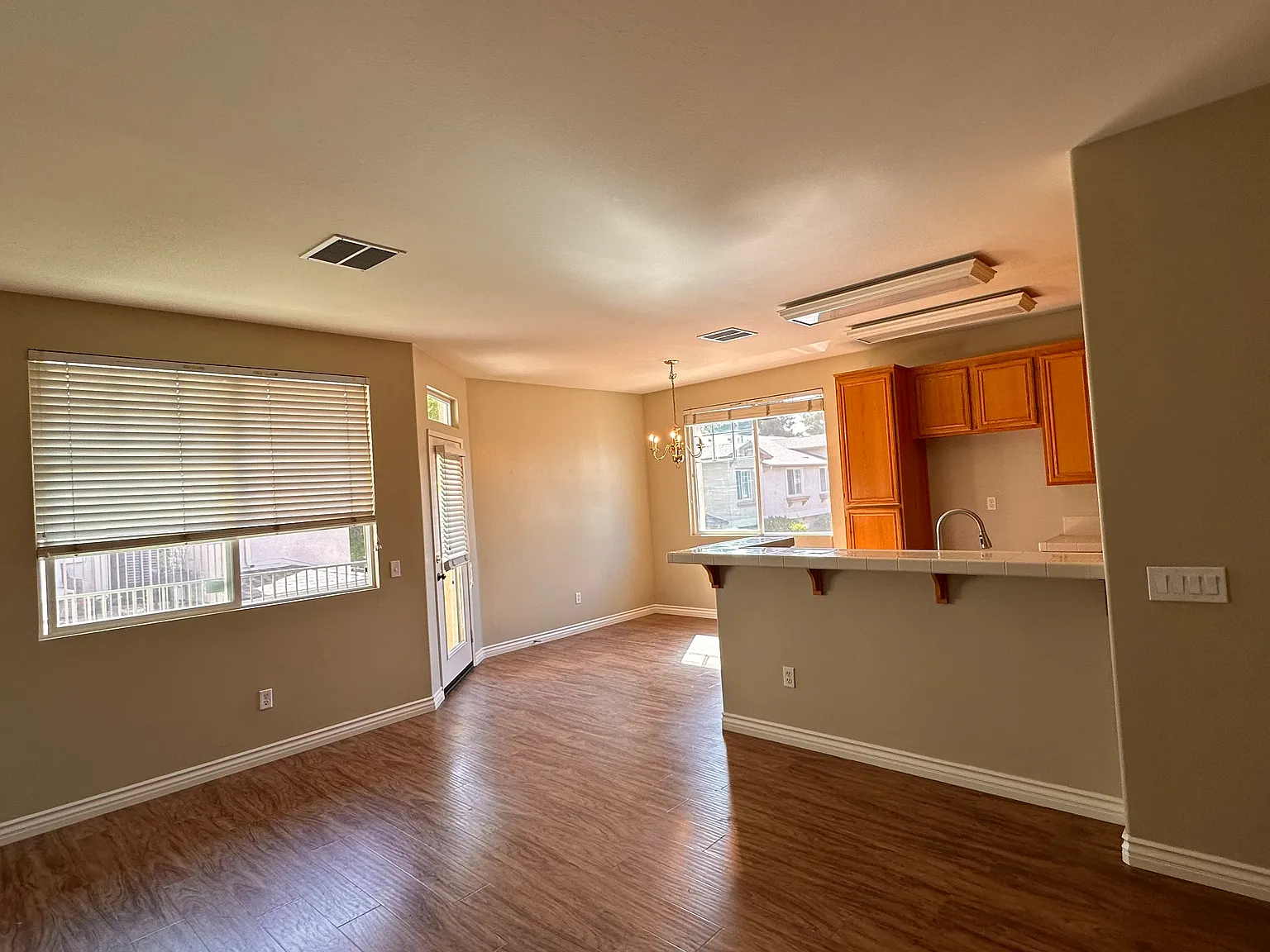 2 bed, 1100 sqft, $3,150 — Photo 4