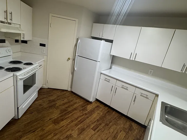 108 W Cedar St #502 — Photo 13