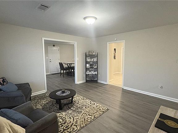 5th image of 3404 Kensington Dr S