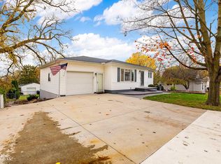 701 S 10th St, Saint Clair, MI
