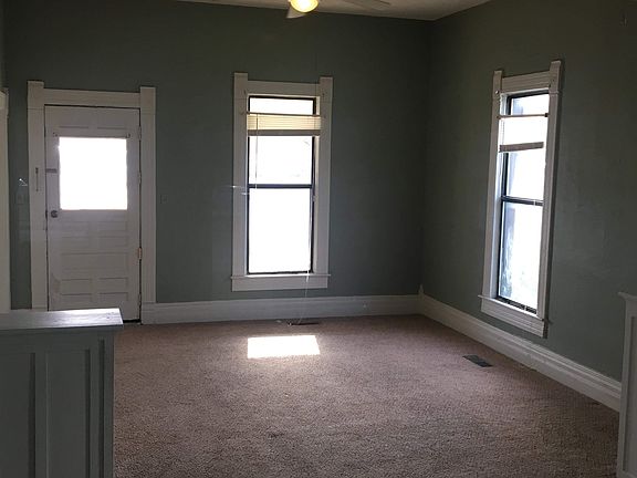 3rd image of 406 N Mount Olive St