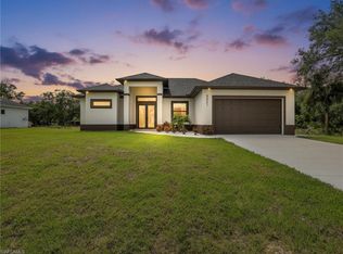 2221 Robert Ave, Alva, FL 33920