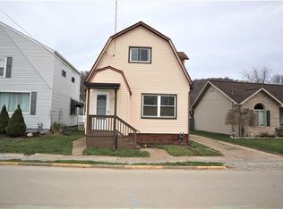 371 Bow St, Stockdale, PA
