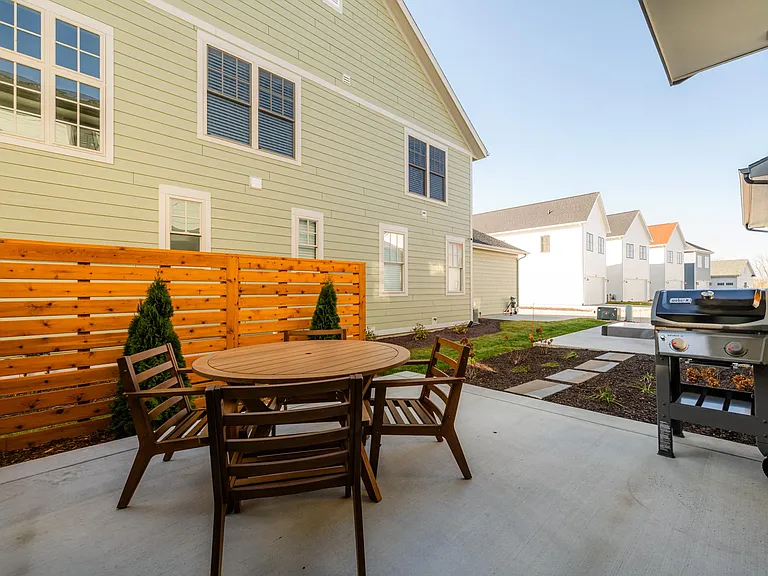 269 Waters Edge Dr — Photo 33