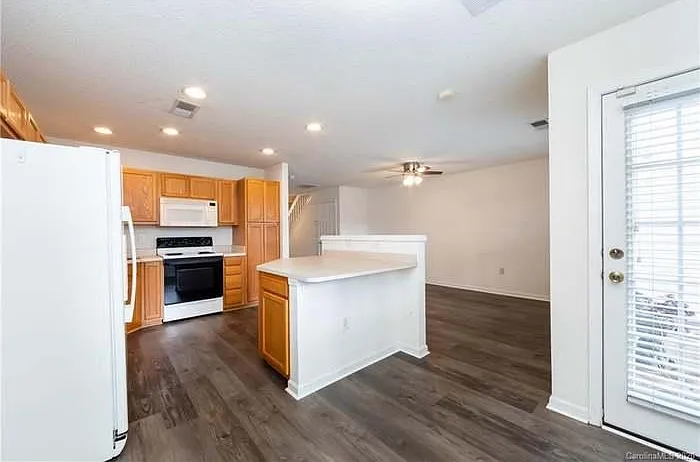 945 Pelican Bay Dr — Photo 11