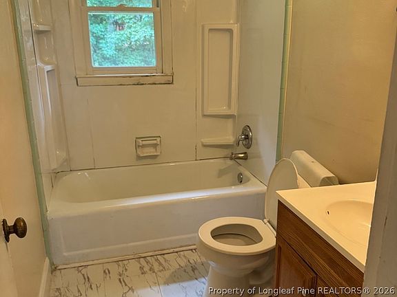 21st image of 1623 Gibson St