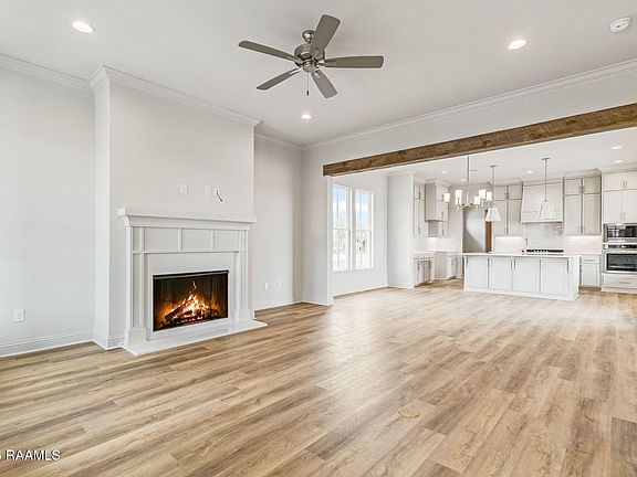 4th image of 411A Villager Ave