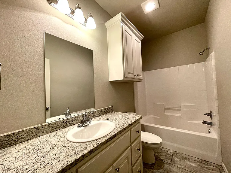 11209 Akron Ave — Photo 8