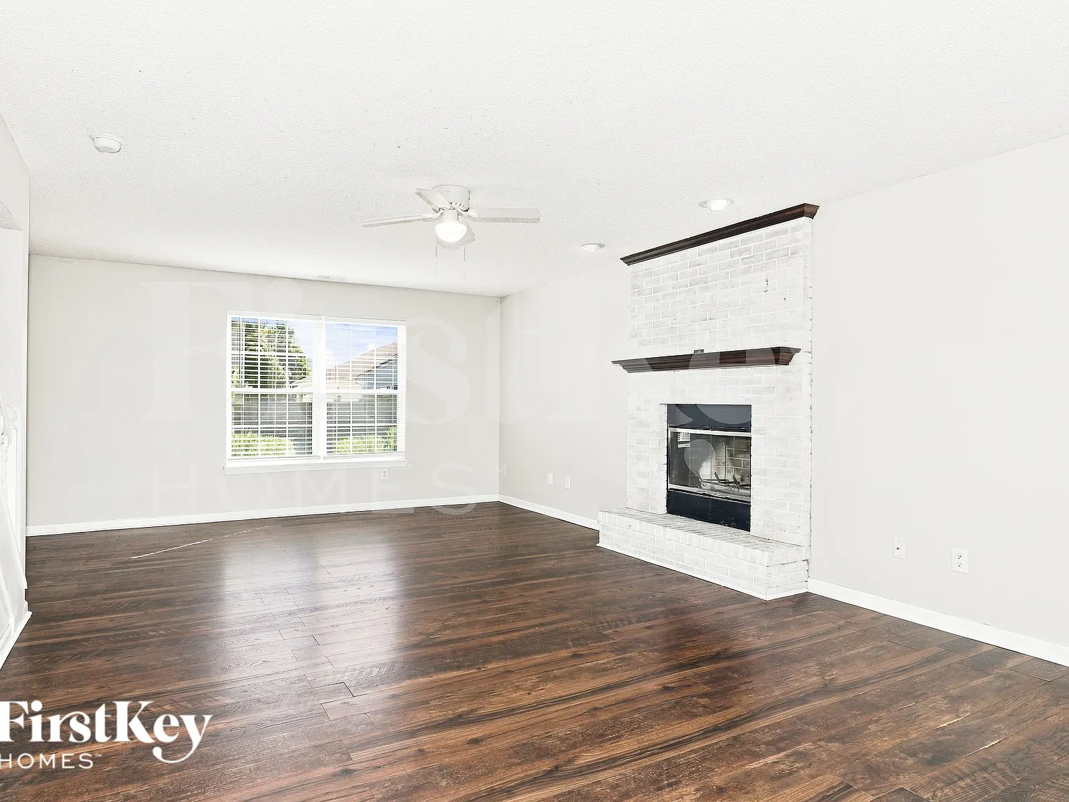 4 bed, 2.5 bath, 2108 sqft, $2,090 — Photo 2